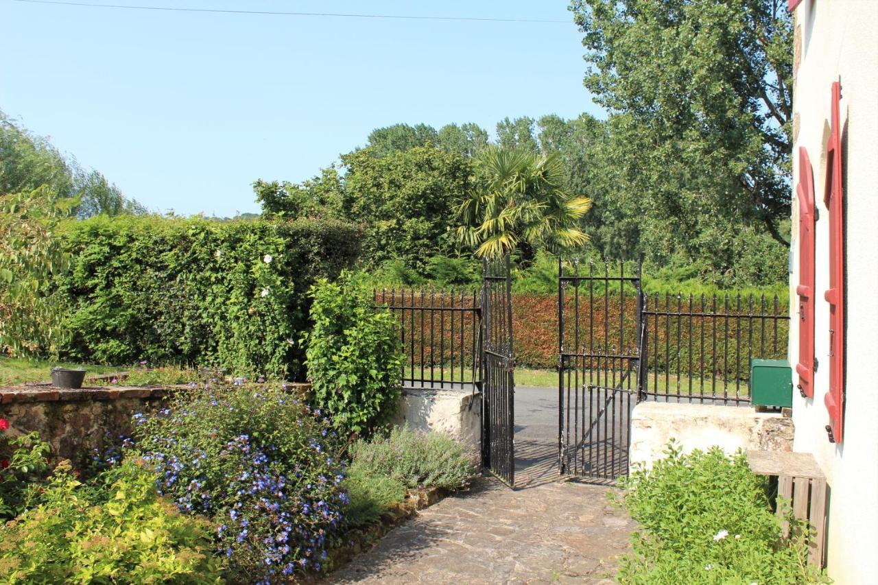 La Maison Du Passeur Availles-Limouzine Экстерьер фото