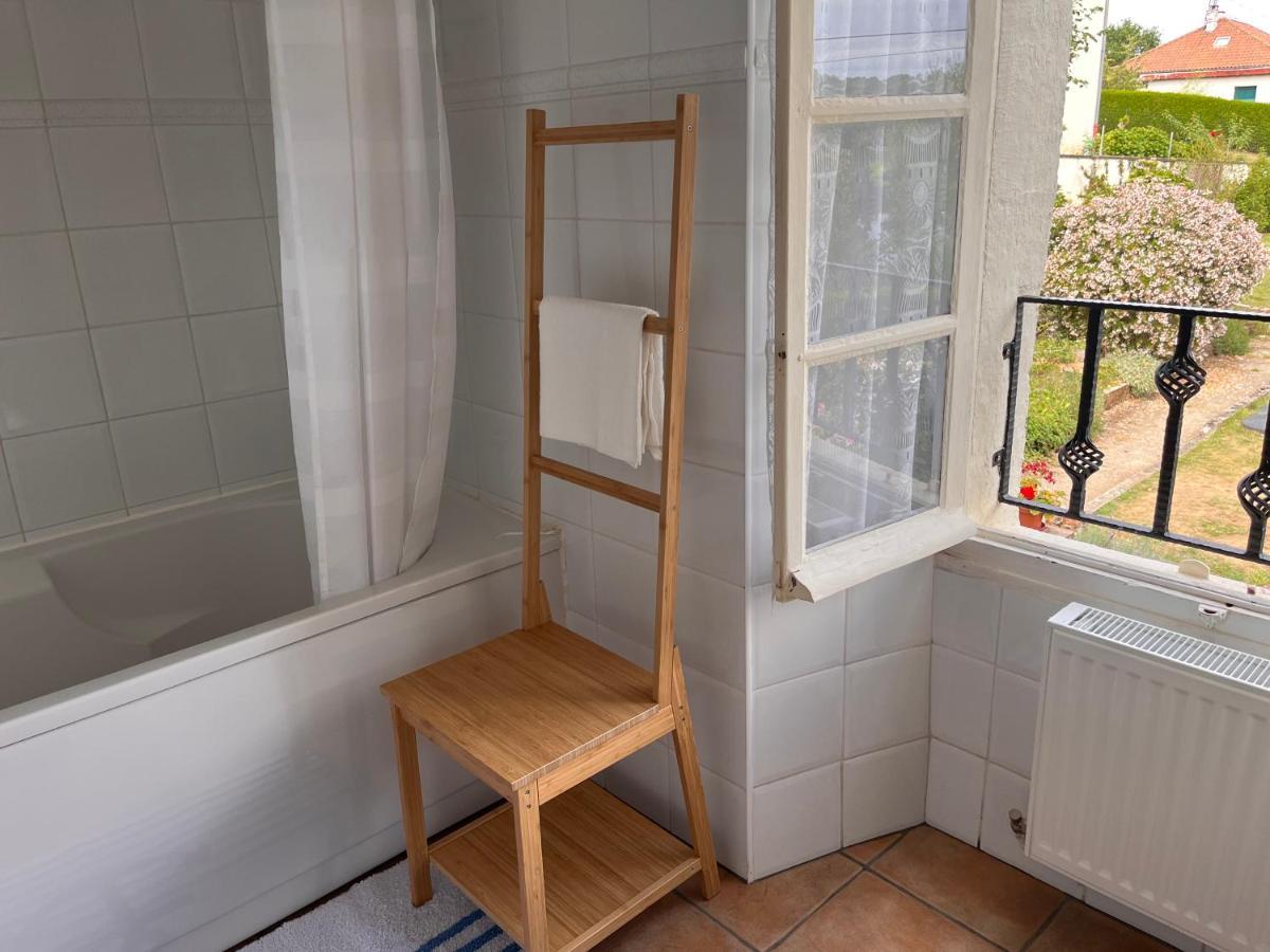 La Maison Du Passeur Availles-Limouzine Экстерьер фото